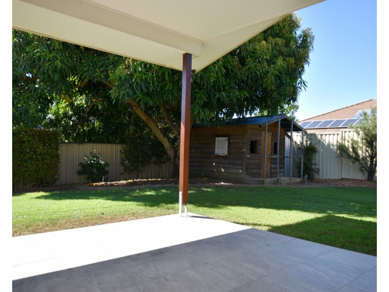 11 Gloria Close, Glass House Mountains QLD 4518