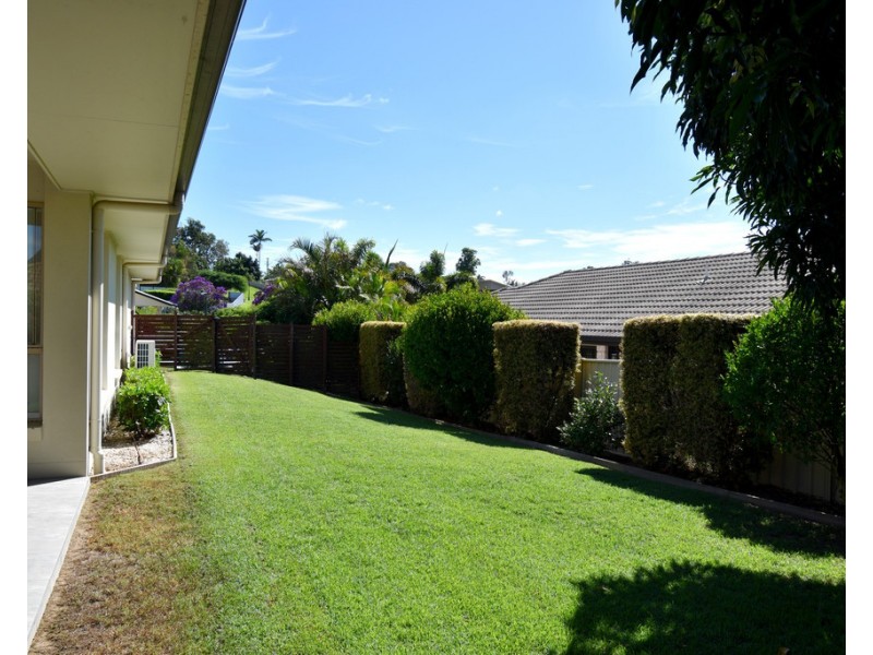 11 Gloria Close, Glass House Mountains QLD 4518