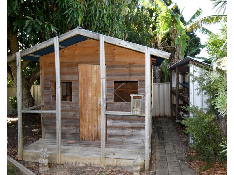 11 Gloria Close, Glass House Mountains QLD 4518