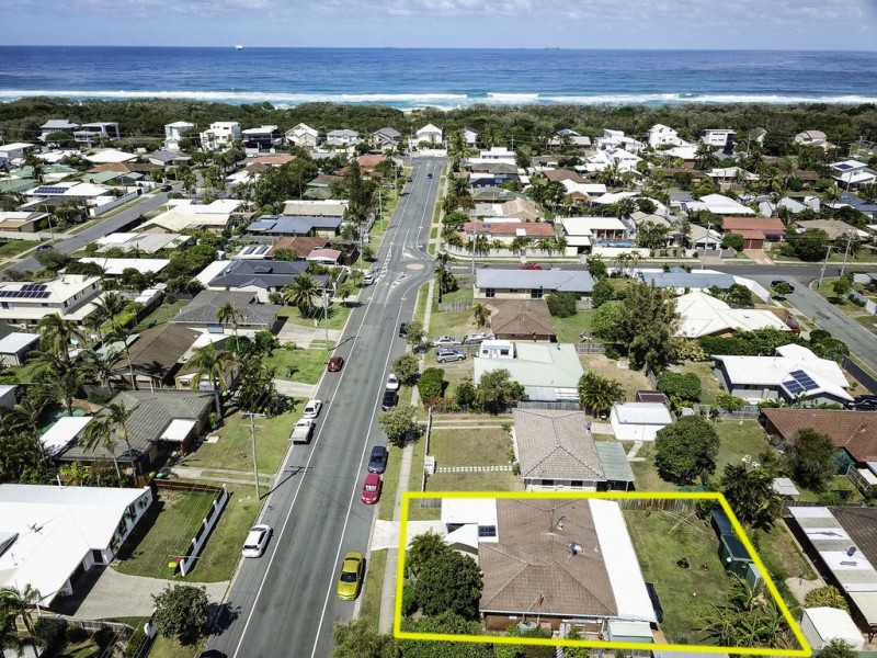 22 Minkara Street, Warana QLD 4575