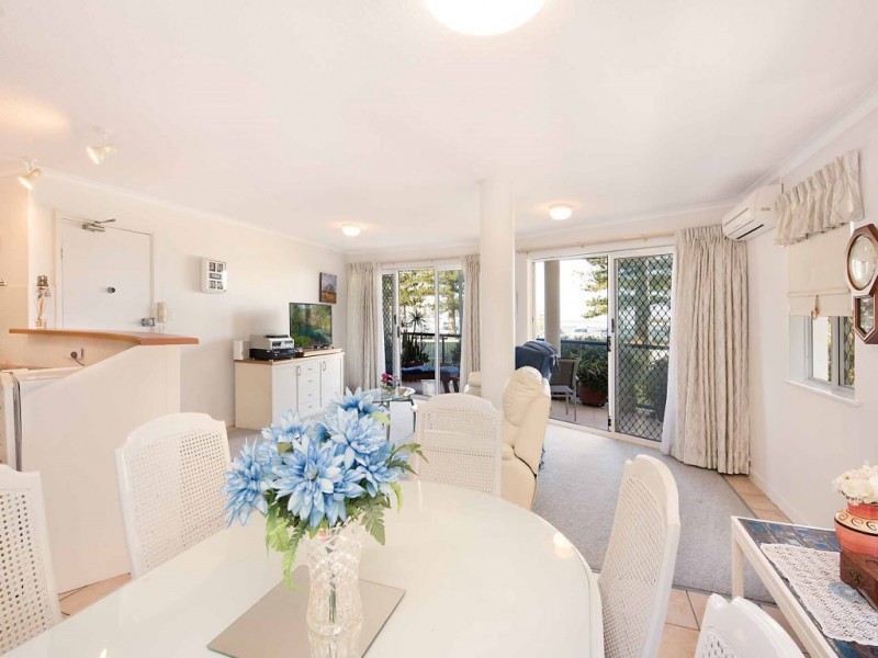 Unit 1/27 Landsborough Parade, Golden Beach QLD 4551