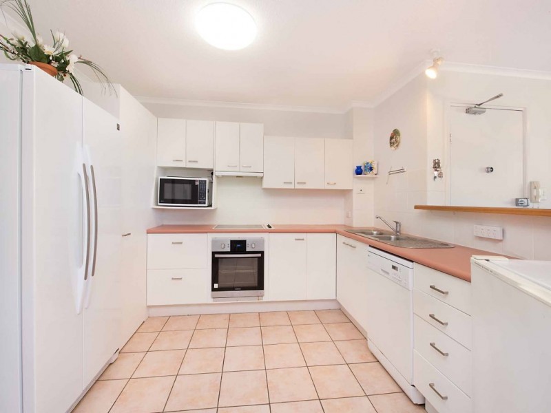 Unit 1/27 Landsborough Parade, Golden Beach QLD 4551