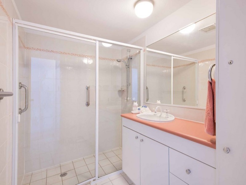 Unit 1/27 Landsborough Parade, Golden Beach QLD 4551