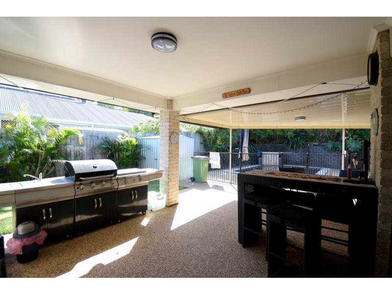 43 Bellevue Drive, Little Mountain QLD 4551