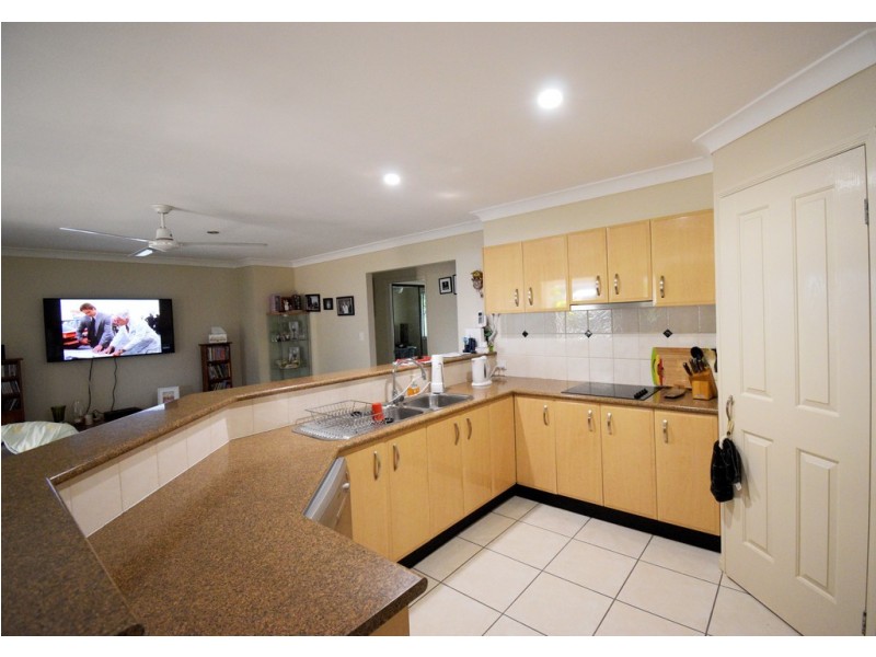 43 Bellevue Drive, Little Mountain QLD 4551