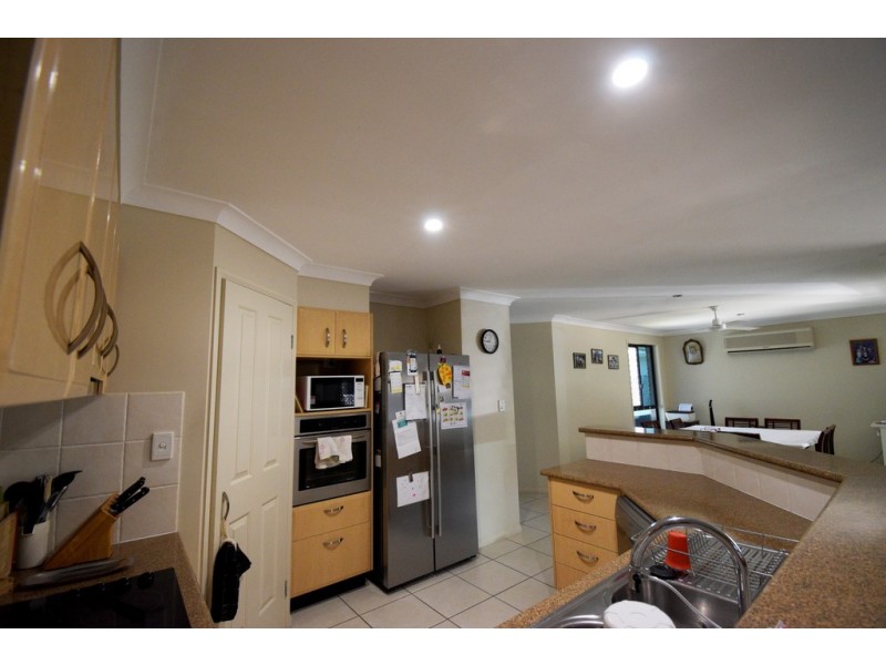 43 Bellevue Drive, Little Mountain QLD 4551