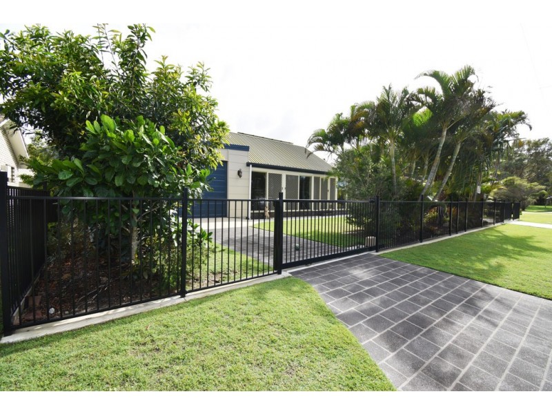 7 Truscott Court, Golden Beach QLD 4551