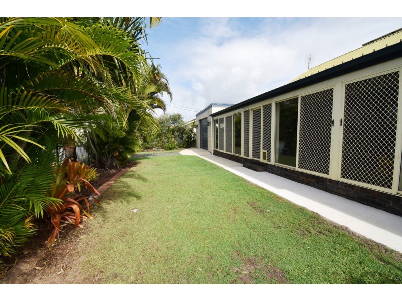 7 Truscott Court, Golden Beach QLD 4551