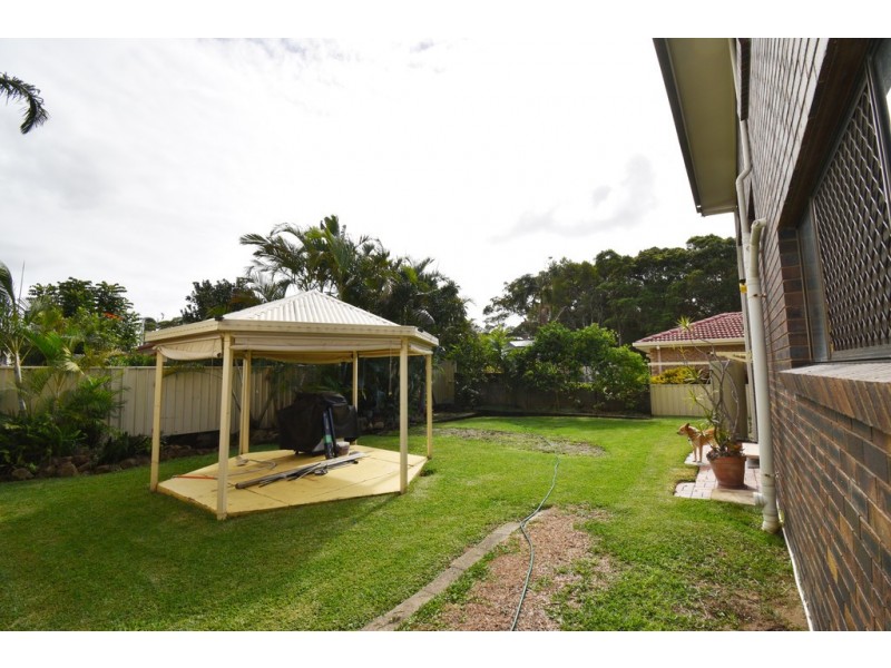 7 Truscott Court, Golden Beach QLD 4551