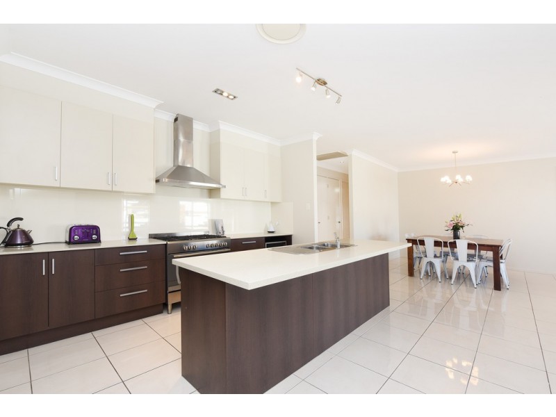 2 Stephen Burton Way, Pelican Waters QLD 4551