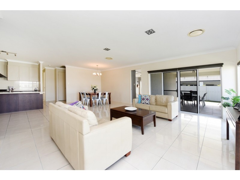 2 Stephen Burton Way, Pelican Waters QLD 4551