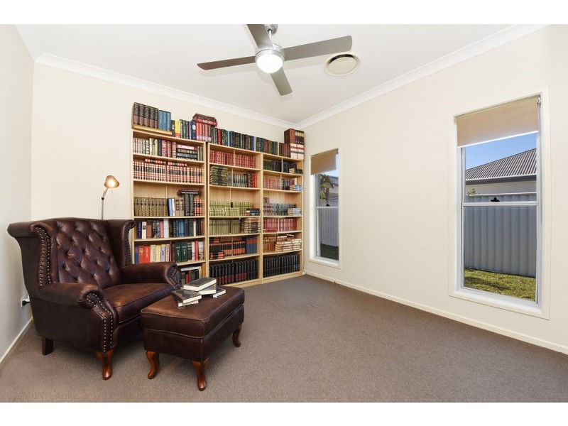 2 Stephen Burton Way, Pelican Waters QLD 4551