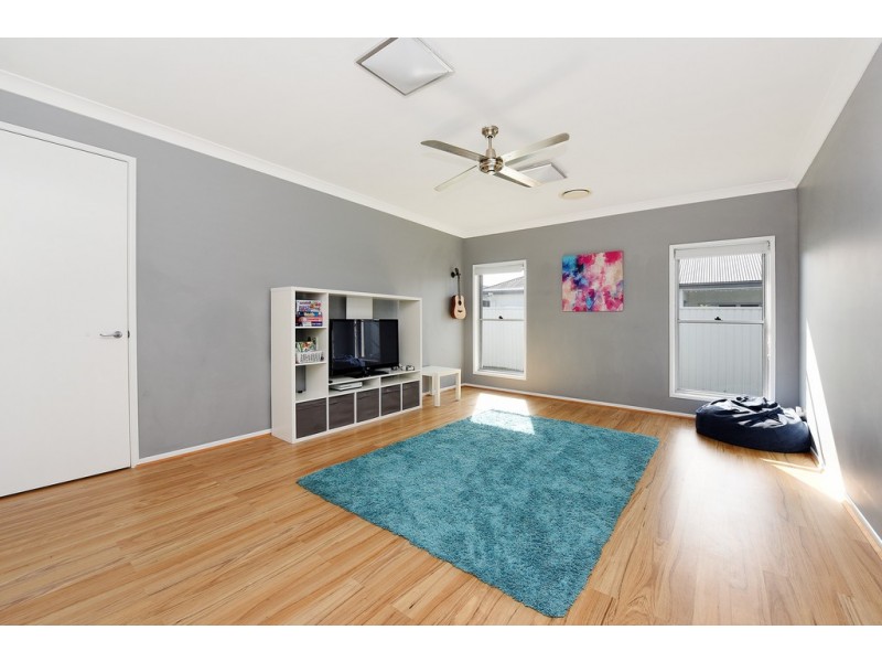 2 Stephen Burton Way, Pelican Waters QLD 4551