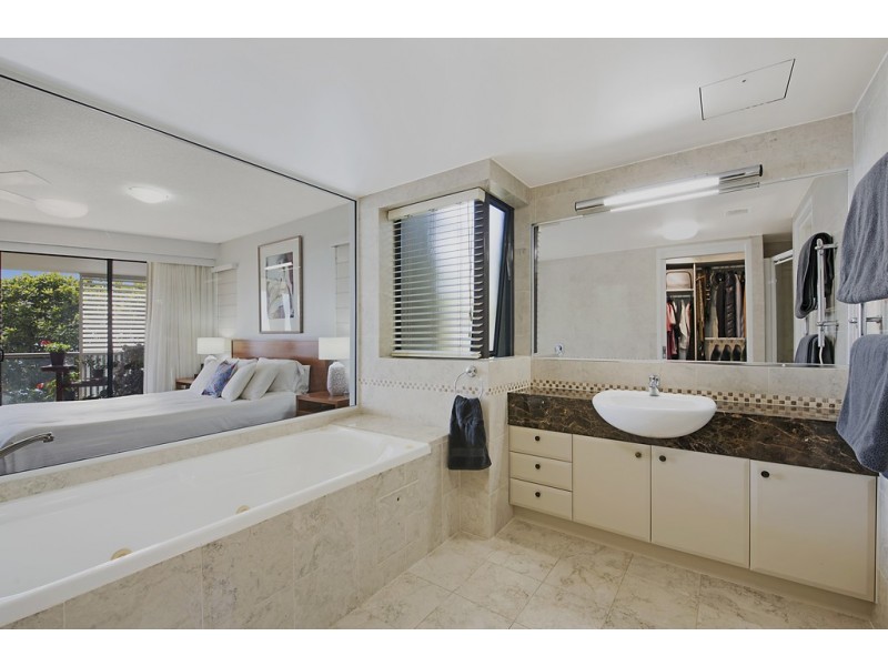 Unit 2/22 Queen of Colonies Parade, Moffat Beach QLD 4551