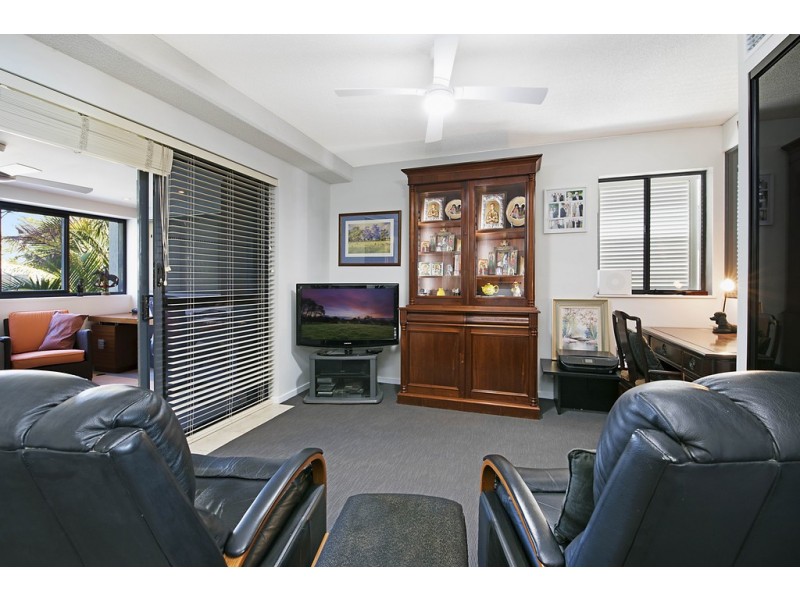 Unit 2/22 Queen of Colonies Parade, Moffat Beach QLD 4551