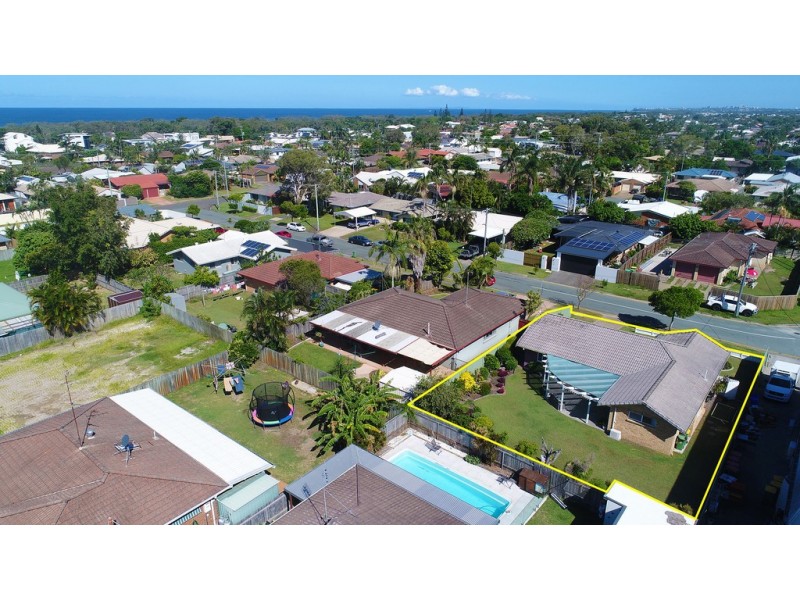 11 Ilaroo Crescent, Warana QLD 4575