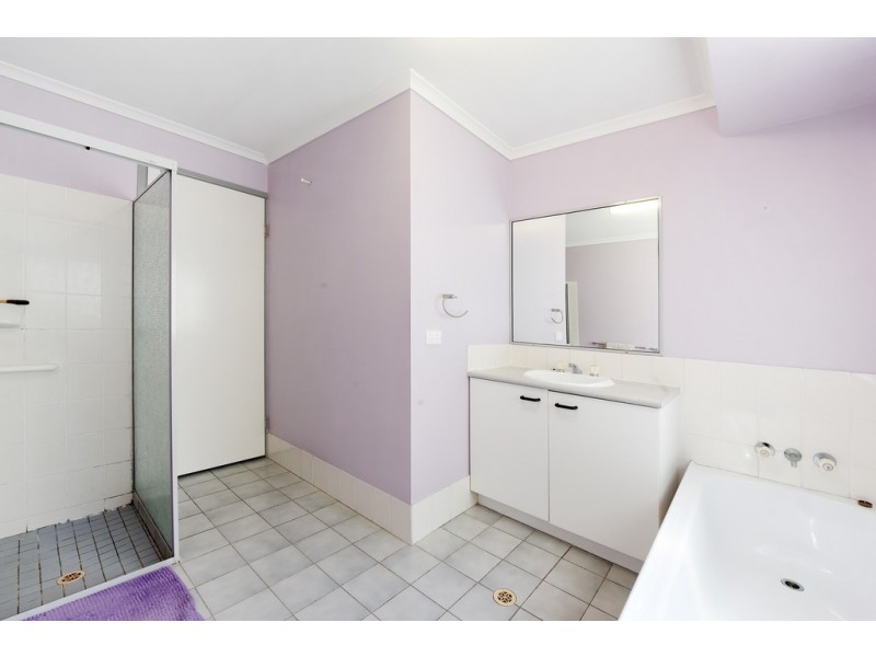 11 Ilaroo Crescent, Warana QLD 4575