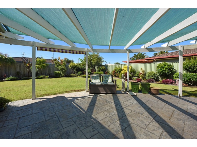 11 Ilaroo Crescent, Warana QLD 4575