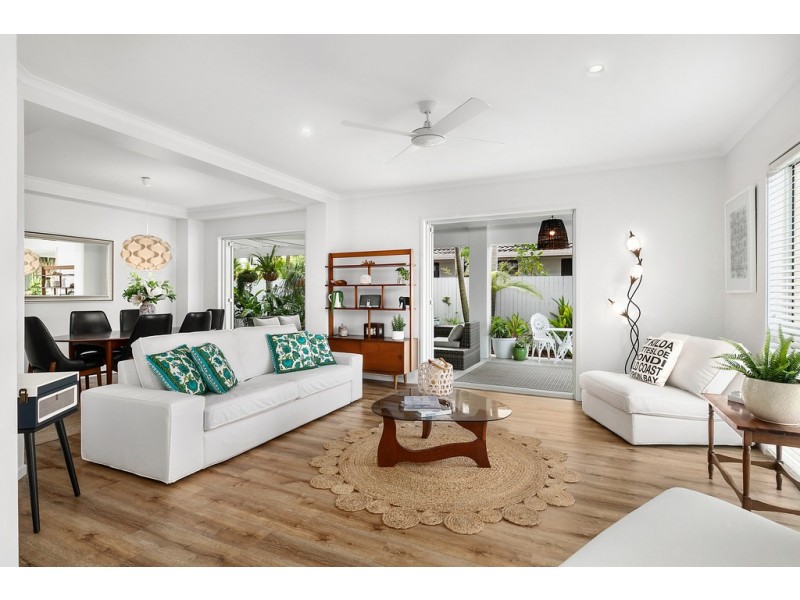 10 Bareena Place, Warana QLD 4575