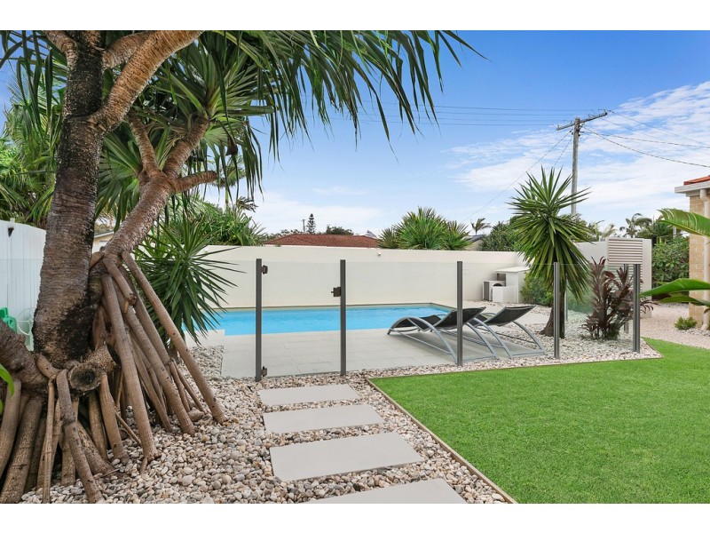 10 Bareena Place, Warana QLD 4575