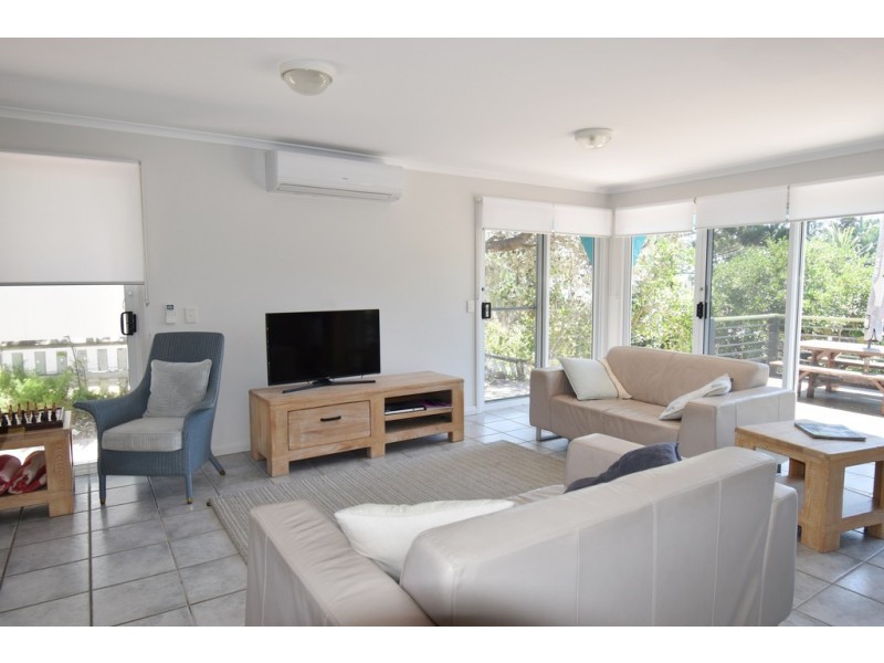 2/7 Wilson Avenue, Dicky Beach QLD 4551