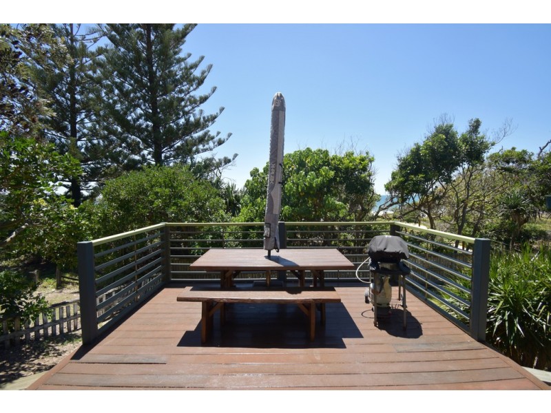 2/7 Wilson Avenue, Dicky Beach QLD 4551