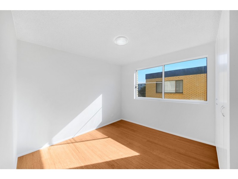 Unit 5/15 Esplanade, Golden Beach QLD 4551