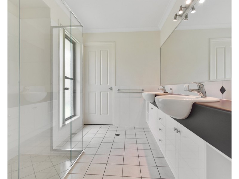 5 Solander Street, Pelican Waters QLD 4551