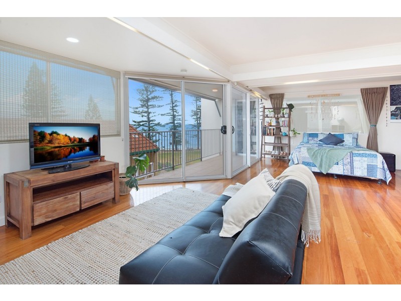 4 Seaview Terrace, Moffat Beach QLD 4551