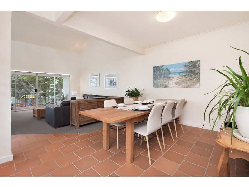 4 Seaview Terrace, Moffat Beach QLD 4551