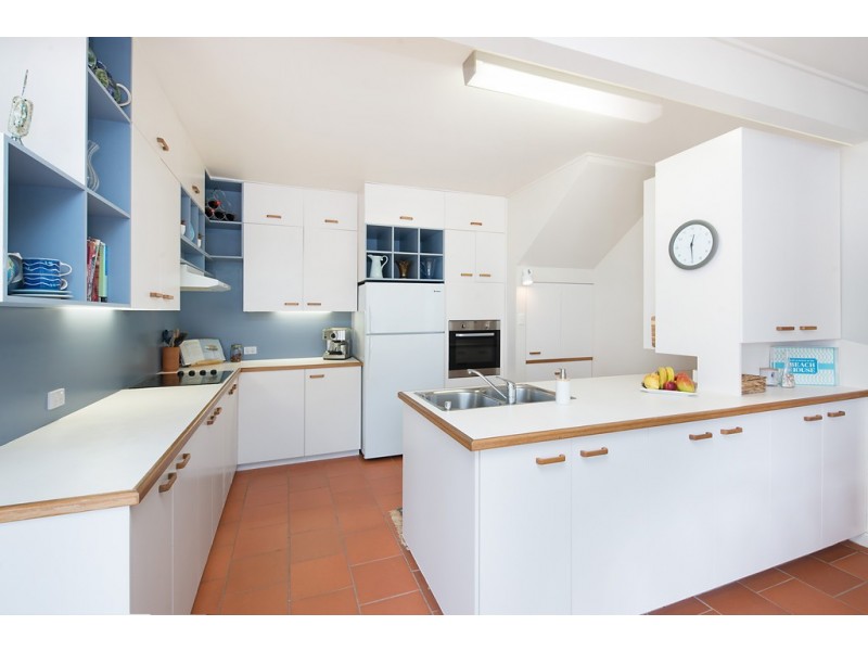 4 Seaview Terrace, Moffat Beach QLD 4551