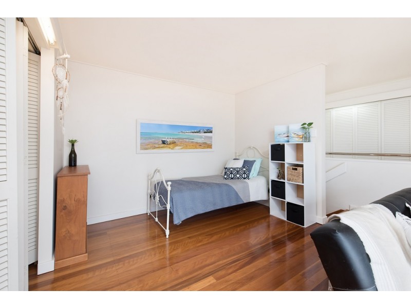 4 Seaview Terrace, Moffat Beach QLD 4551