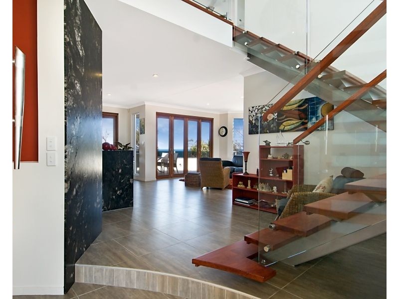 1 McIlwraith Street, Moffat Beach QLD 4551