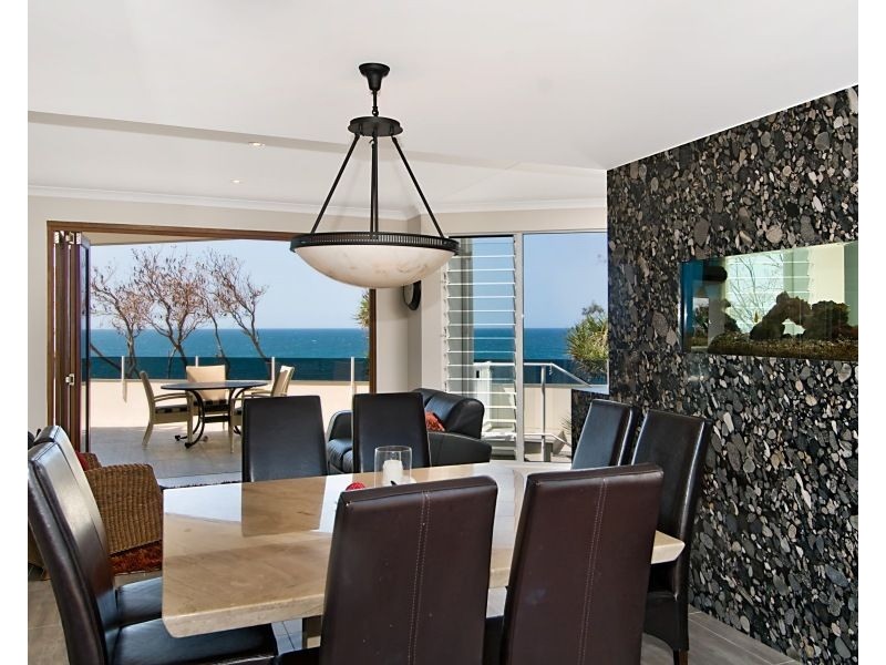 1 McIlwraith Street, Moffat Beach QLD 4551