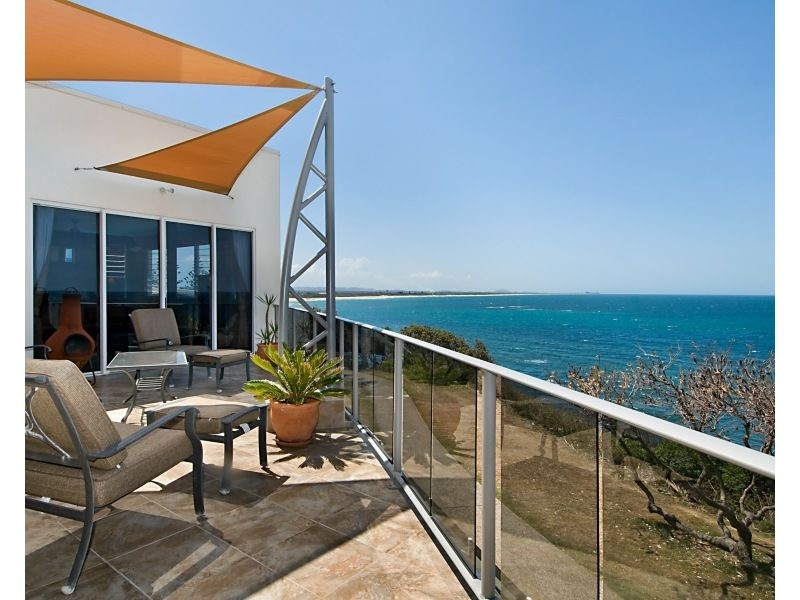 1 McIlwraith Street, Moffat Beach QLD 4551