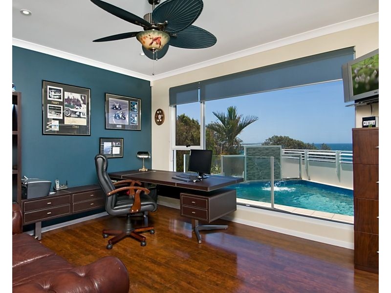 1 McIlwraith Street, Moffat Beach QLD 4551