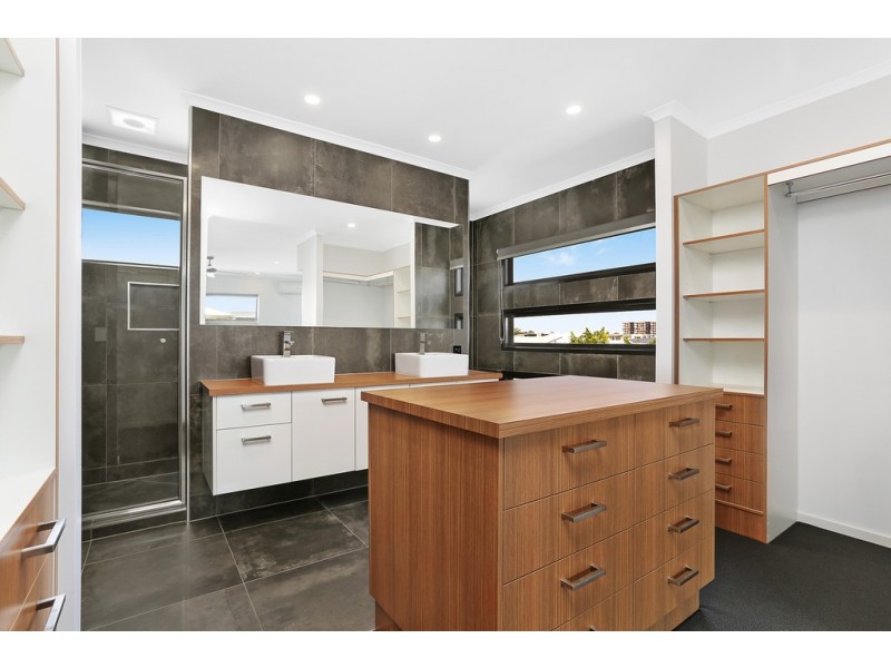 4 Endurance Place, Birtinya QLD 4575