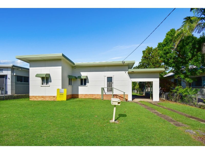 5 Fourth Avenue, Caloundra QLD 4551