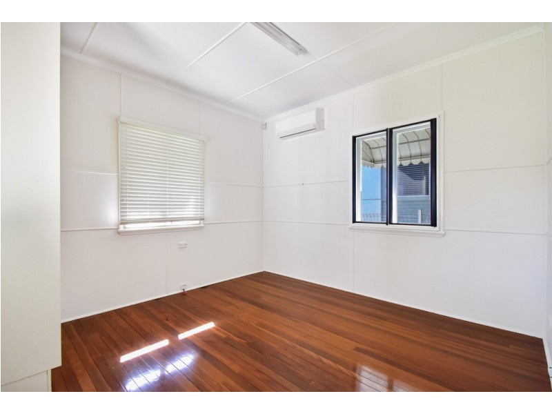 5 Fourth Avenue, Caloundra QLD 4551