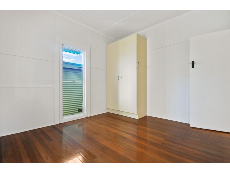 5 Fourth Avenue, Caloundra QLD 4551