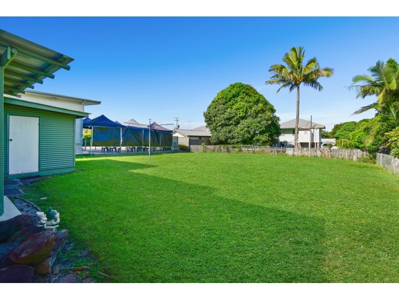 5 Fourth Avenue, Caloundra QLD 4551