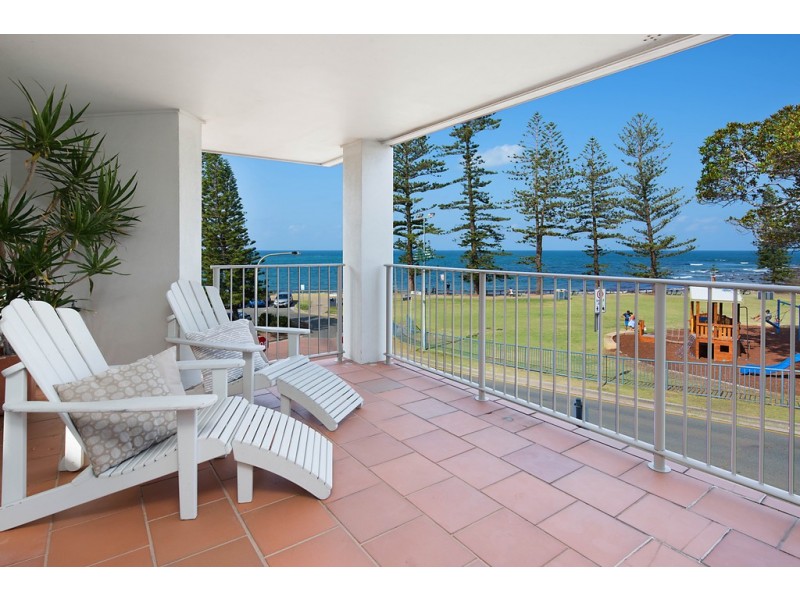 4 Seaview Terrace, Moffat Beach QLD 4551