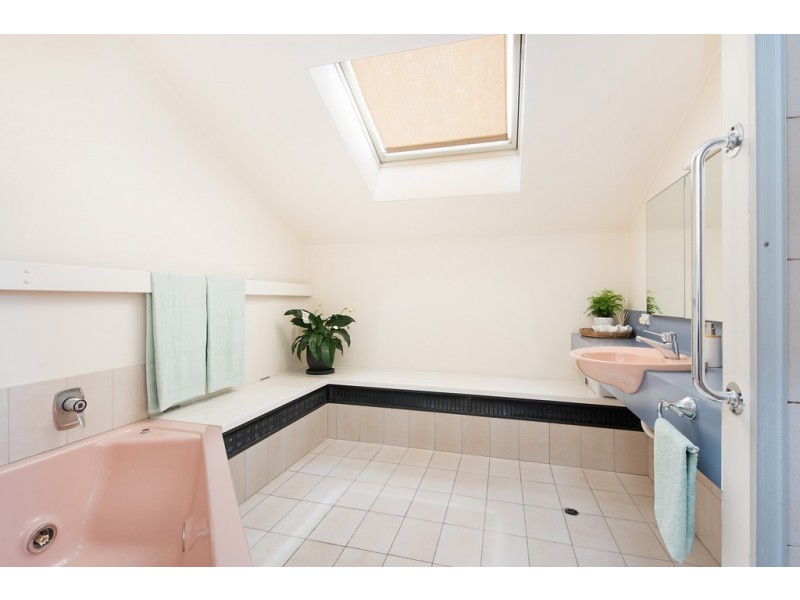 4 Seaview Terrace, Moffat Beach QLD 4551