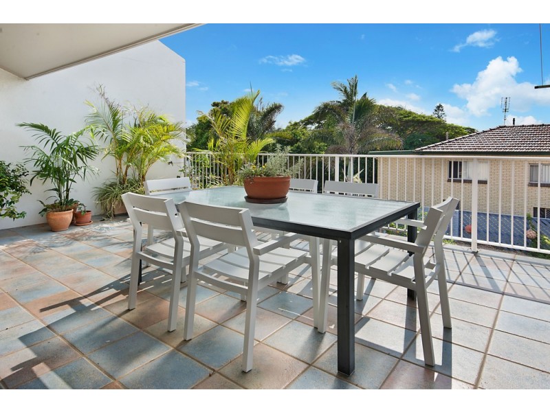 4 Seaview Terrace, Moffat Beach QLD 4551