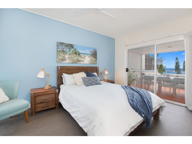 4 Seaview Terrace, Moffat Beach QLD 4551