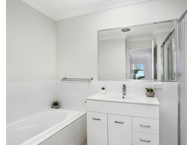 25/17 Greensboro Place, Little Mountain QLD 4551