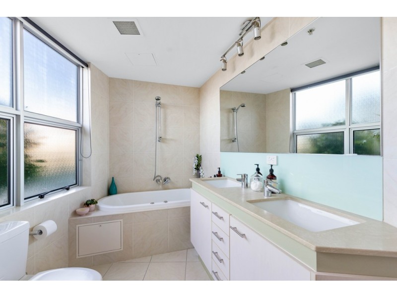 Unit 101/4 Queen Street, Kings Beach QLD 4551