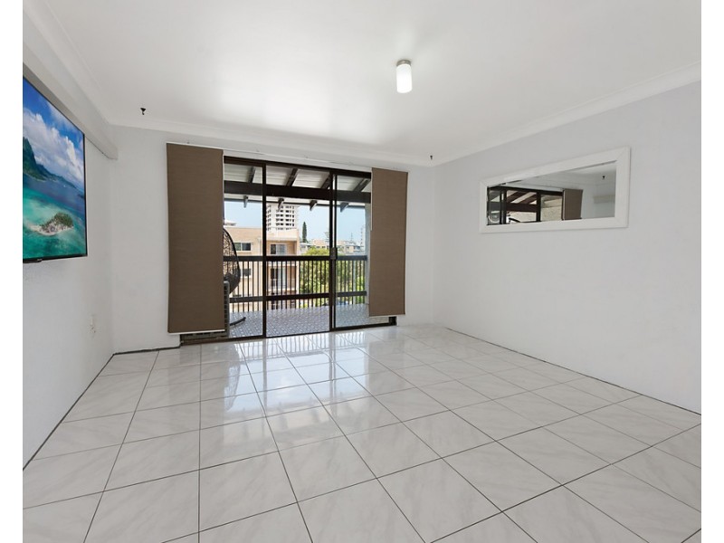 Unit 8/3 Sykes Avenue, Kings Beach QLD 4551