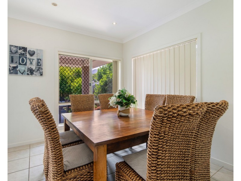 6 Pebbly Creek Crescent, Little Mountain QLD 4551