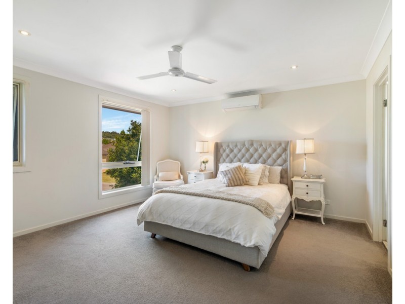 6 Pebbly Creek Crescent, Little Mountain QLD 4551